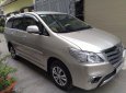 Toyota Innova E 2016 - Chính chủ bán Toyota Innova E năm 2016, màu vàng cát, 550tr