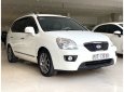 Kia Carens 2.0 MT 2015 - Cần bán Kia Carens 2.0 MT 2015, màu trắng, trả trước chỉ từ 127 triệu. Hotline: 0985.190491(Ngọc)