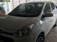 Hyundai Grand i10 2017 - Bán Hyundai Grand i10 đời 2017, màu trắng chính chủ, giá tốt