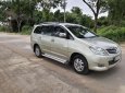 Toyota Innova V 2008 - Gia đình bán Toyota Innova V đời 2008, màu ghi vàng