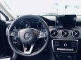 Mercedes-Benz CLA class 2017 - Mercedes CLA 200 chính hãng, màu đen, nội thất đen. Xe nhập khẩu Châu Âu, mới 99%