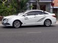 Hyundai Sonata Y20 2011 - Gia đình bán Hyundai Sonata Y20 năm sản xuất 2011, màu trắng, xe nhập 