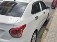 Hyundai i10 2017 - Cần bán gấp Hyundai i10 số sàn đời 2017, màu trắng, chính chủ, giá 337tr