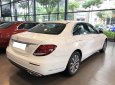 Mercedes-Benz E class E200 2019 - Bán xe Mercedes E200 đời 2019, màu trắng nội thất nâu chạy siêu lướt, giá cực rẻ