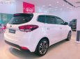 Kia Rondo 2.0 GAT Delu 2019 - Bán ô tô Kia Rondo 2.0 GAT Delu đời 2019, màu trắng