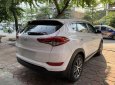 Hyundai Tucson 2016 - Bán Hyundai Tucson sản xuất 2016, màu trắng mới 95%, giá 825 triệu đồng