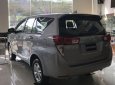Toyota Innova 2018 - Bán Toyota Innova sản xuất 2018, màu xám xe gia đình, giá chỉ 696 triệu