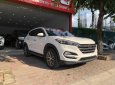 Hyundai Tucson 2016 - Bán Hyundai Tucson sản xuất 2016, màu trắng mới 95%, giá 825 triệu đồng