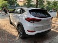 Hyundai Tucson 2016 - Bán Hyundai Tucson sản xuất 2016, màu trắng mới 95%, giá 825 triệu đồng