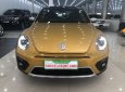 Volkswagen Beetle 2017 - Bán Volkswagen Beetle Dune năm sản xuất 2017, màu vàng, nhập khẩu