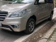 Toyota Innova 2013 - Bán Toyota Innova 2.0E năm 2013, màu vàng, chính chủ 