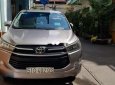 Toyota Innova E 2017 - Bán Toyota Innova E đời 2017, màu đồng ánh kim