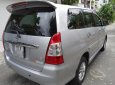 Toyota Innova E 2013 - Bán xe Toyota Innova E năm 2013, màu bạc còn mới