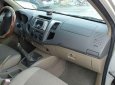 Toyota Hilux 2010 - Cần bán gấp Toyota Hilux đời 2010, màu bạc, xe nhập