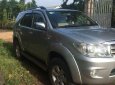 Toyota Fortuner 2010 - Bán xe Toyota Fortuner sản xuất 2010, màu xám, xe nhập