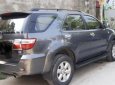 Toyota Fortuner 2009 - Cần bán gấp Toyota Fortuner sản xuất 2009, màu xám chính chủ