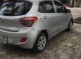 Hyundai Grand i10 2015 - Cần bán xe Hyundai Grand i10 2015, màu bạc, nhập khẩu nguyên chiếc, xe gia đình