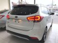 Kia Rondo 2017 - Cần bán lại xe Kia Rondo sản xuất năm 2017, màu trắng