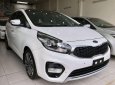 Kia Rondo 2017 - Cần bán lại xe Kia Rondo sản xuất năm 2017, màu trắng