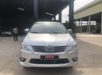 Toyota Innova 2013 - Cần bán gấp Toyota Innova 2.0E năm 2013, màu bạc số sàn, giá tốt