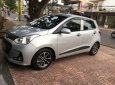 Hyundai Grand i10 2017 - Bán Hyundai Grand i10 1.2 AT 2017, màu bạc xe gia đình