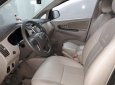 Toyota Innova 2015 - Bán Toyota Innova 2.0E năm sản xuất 2015, màu bạc xe gia đình