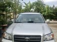 Toyota Highlander 2005 - Cần bán lại xe Toyota Highlander năm sản xuất 2005, màu bạc chính chủ, giá chỉ 400 triệu