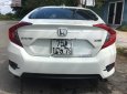 Honda Civic 2017 - Bán Honda Civic đời 2017, màu trắng xe gia đình, 780tr, xe còn nguyên bản