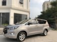 Toyota Innova 2.0E 2017 - Xe Toyota Innova 2.0E năm 2017, màu bạc, số sàn giá cạnh tranh