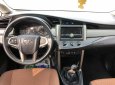 Toyota Innova 2.0E 2017 - Xe Toyota Innova 2.0E năm 2017, màu bạc, số sàn giá cạnh tranh