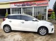 Toyota Yaris 2016 - Cần bán lại xe Toyota Yaris đời 2016, màu trắng, xe nhập chính hãng