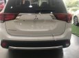 Mitsubishi Outlander 2019 - Bán xe Mitsubishi Outlander 2.4 Prenium đời 2019, màu trắng, giá tốt