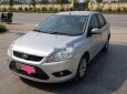 Ford Focus 2009 - Cần bán gấp Ford Focus 2009, màu bạc số sàn, 215tr