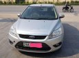 Ford Focus 2009 - Cần bán gấp Ford Focus 2009, màu bạc số sàn, 215tr