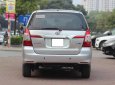 Toyota Innova 2015 - Bán Toyota Innova 2.0EMT đời 2015, màu bạc số sàn