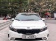 Kia Cerato   2017 - Bán Kia Cerato 2.0 AT đời 2017, màu trắng, giá 610tr