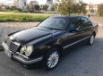 Mercedes-Benz E class E240 AT 2001 - Cần bán Mercedes E240 gia đình đời 2001, màu đen chính chủ, 188 triệu