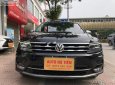 Volkswagen Tiguan   2017 - Bán Volkswagen Tiguan năm sản xuất 2017, màu đen, xe nhập, số tự động