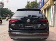 Volkswagen Tiguan   2017 - Bán Volkswagen Tiguan năm sản xuất 2017, màu đen, xe nhập, số tự động