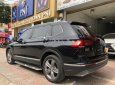 Volkswagen Tiguan   2017 - Bán Volkswagen Tiguan năm sản xuất 2017, màu đen, xe nhập, số tự động