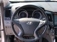 Hyundai Sonata 2011 - Cần bán Hyundai Sonata sản xuất 2011, màu bạc, xe nhập chính hãng.