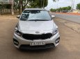 Kia Rondo 2016 - Bán Kia Rondo đời 2016, màu bạc số sàn