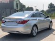 Hyundai Sonata 2011 - Cần bán Hyundai Sonata sản xuất 2011, màu bạc, xe nhập chính hãng.