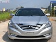 Hyundai Sonata 2011 - Cần bán Hyundai Sonata sản xuất 2011, màu bạc, xe nhập chính hãng.