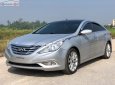 Hyundai Sonata 2011 - Cần bán Hyundai Sonata sản xuất 2011, màu bạc, xe nhập chính hãng.