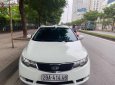 Kia Forte 2011 - Bán Kia Forte AT 2011, màu trắng số tự động, giá chỉ 370 triệu