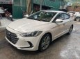 Hyundai Elantra 2017 - Bán xe cũ Hyundai Elantra 2.0 AT đời 2017, màu trắng