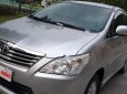 Toyota Innova 2.0E 2012 - Cần bán Toyota Innova 2.0E đời 2012, màu bạc số sàn, 435tr