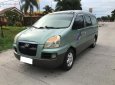 Hyundai Starex 2005 - Cần bán gấp Hyundai Starex sản xuất năm 2005, xe nhập số sàn giá cạnh tranh