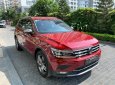 Volkswagen Tiguan 2018 - Bán ô tô Volkswagen Tiguan sản xuất 2019, màu đỏ, xe nhập chính hãng